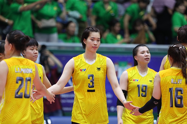 Đỉnh cao bóng chuyền nữ Việt Nam: Thanh Thúy khóc vì "người đặc biệt", Ninh Bình vào chung kết - 1