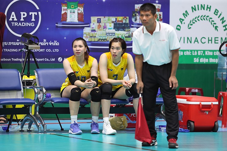 Đỉnh cao bóng chuyền nữ Việt Nam: Thanh Thúy khóc vì "người đặc biệt", Ninh Bình vào chung kết - 6