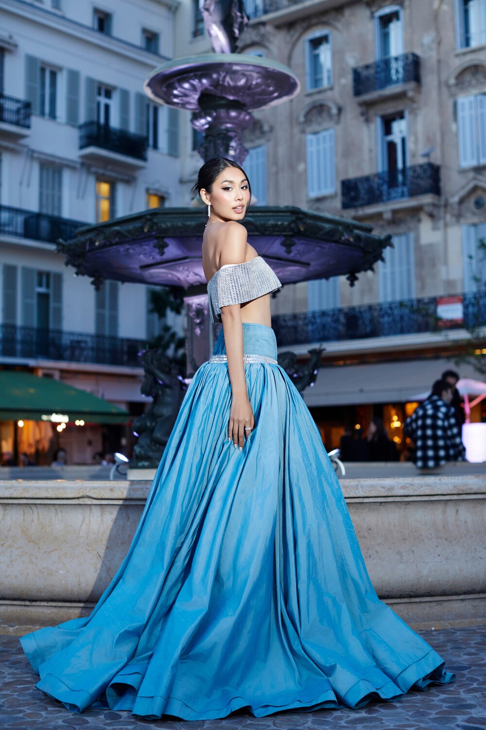 Á hậu Thảo Nhi Lê khoác lên mình chiếc váy lọ lem từ NTK Công Trí, tỏa sáng giữa rừng sao tại Cannes 2024 - 4