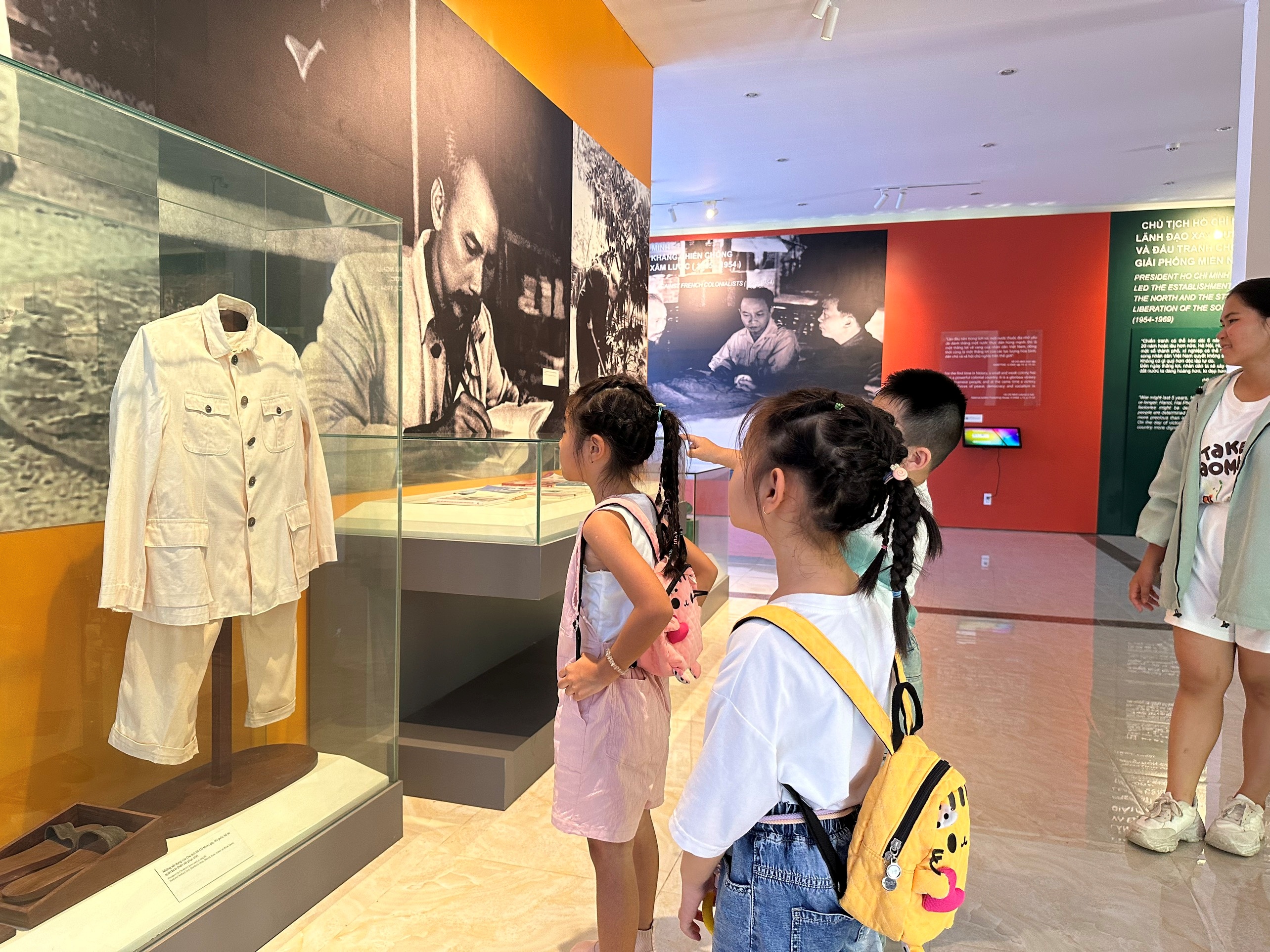 Về Đồng Tháp thăm Nhà trưng bày “Chủ tịch Hồ Chí Minh với Cách mạng Việt Nam” - 8