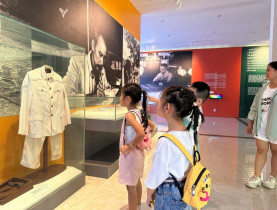  - Về Đồng Tháp thăm Nhà trưng bày “Chủ tịch Hồ Chí Minh với Cách mạng Việt Nam”