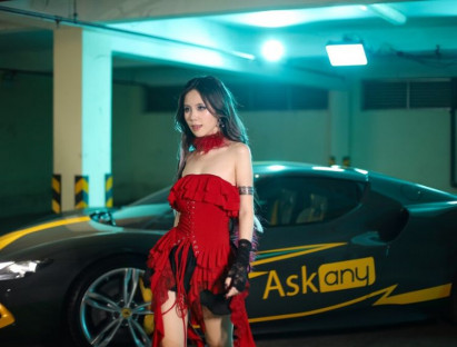 Ca sĩ ChangMie gây choáng khi lái siêu xe giá 1 triệu USD trong MV mới