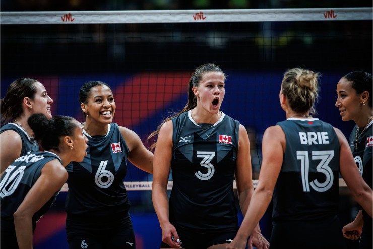 Bóng chuyền nữ Trung Quốc thua sốc Canada, bất lực trước 2 kiều nữ cao gần 1m9 - 2