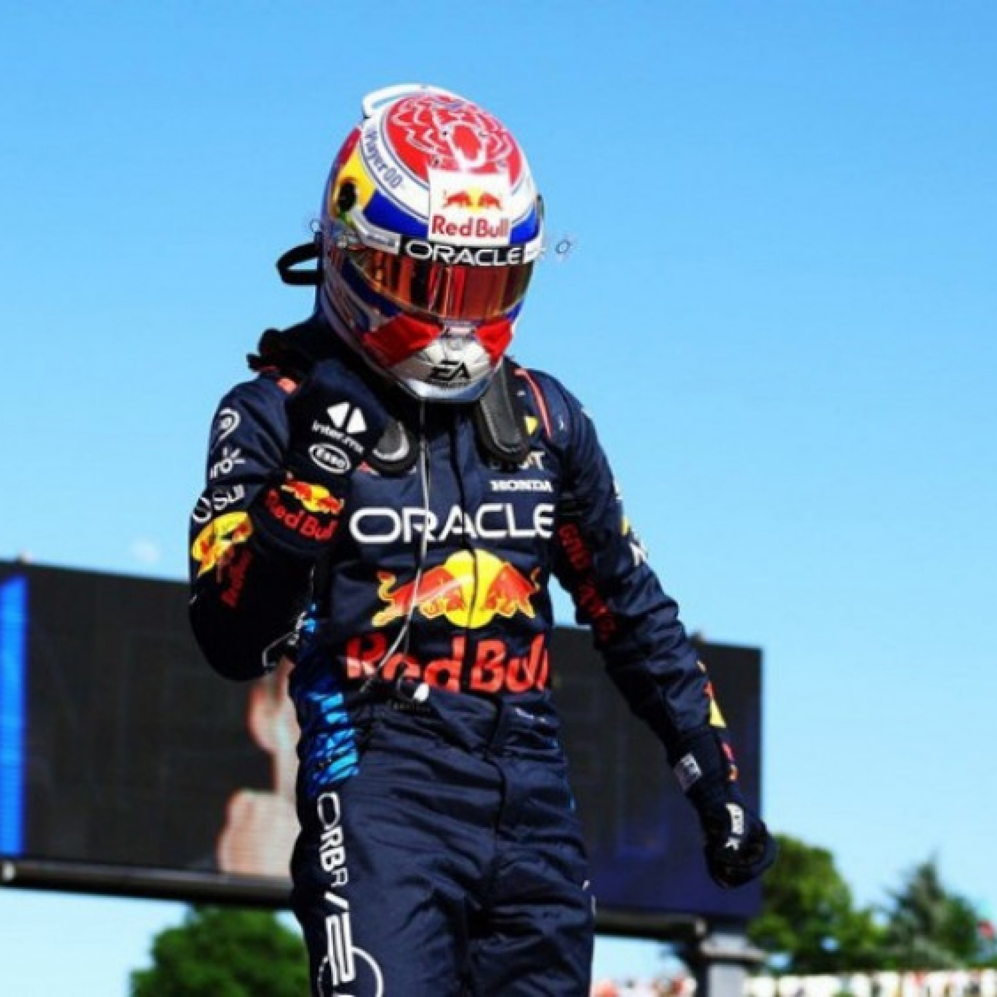  - Đua xe F1 Emilia Romagna GP: Verstappen san bằng kỉ lục với huyền thoại Senna