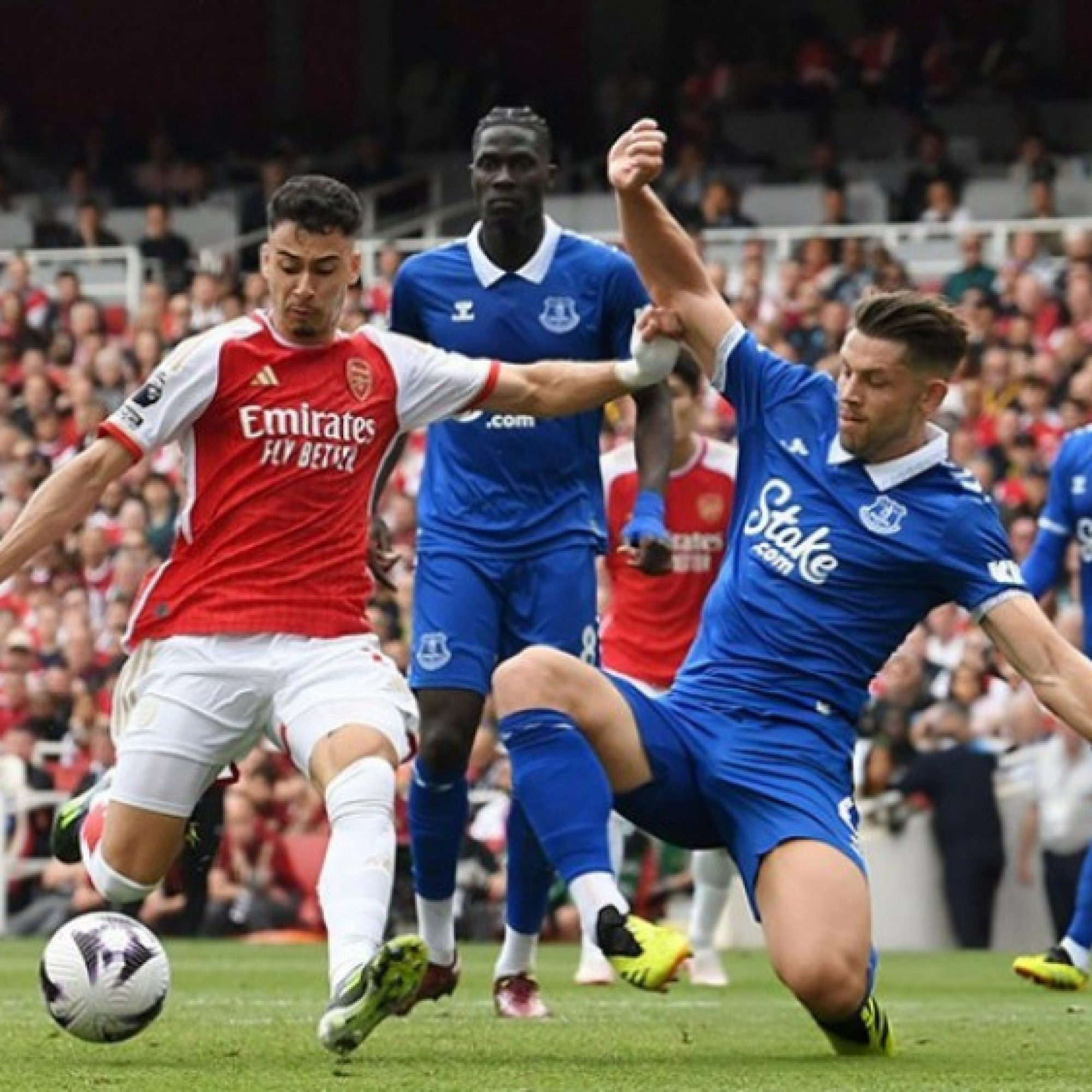  - Video bóng đá Arsenal - Everton: Kịch tính 3 phút 2 bàn, còn nước còn tát (Vòng 38 Ngoại hạng Anh)