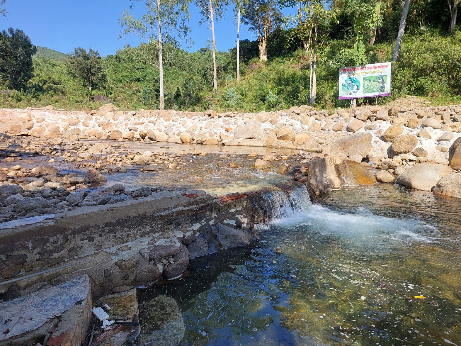 Đà Nẵng tìm giải pháp cứu dòng suối du lịch bị 'bức tử' - 2