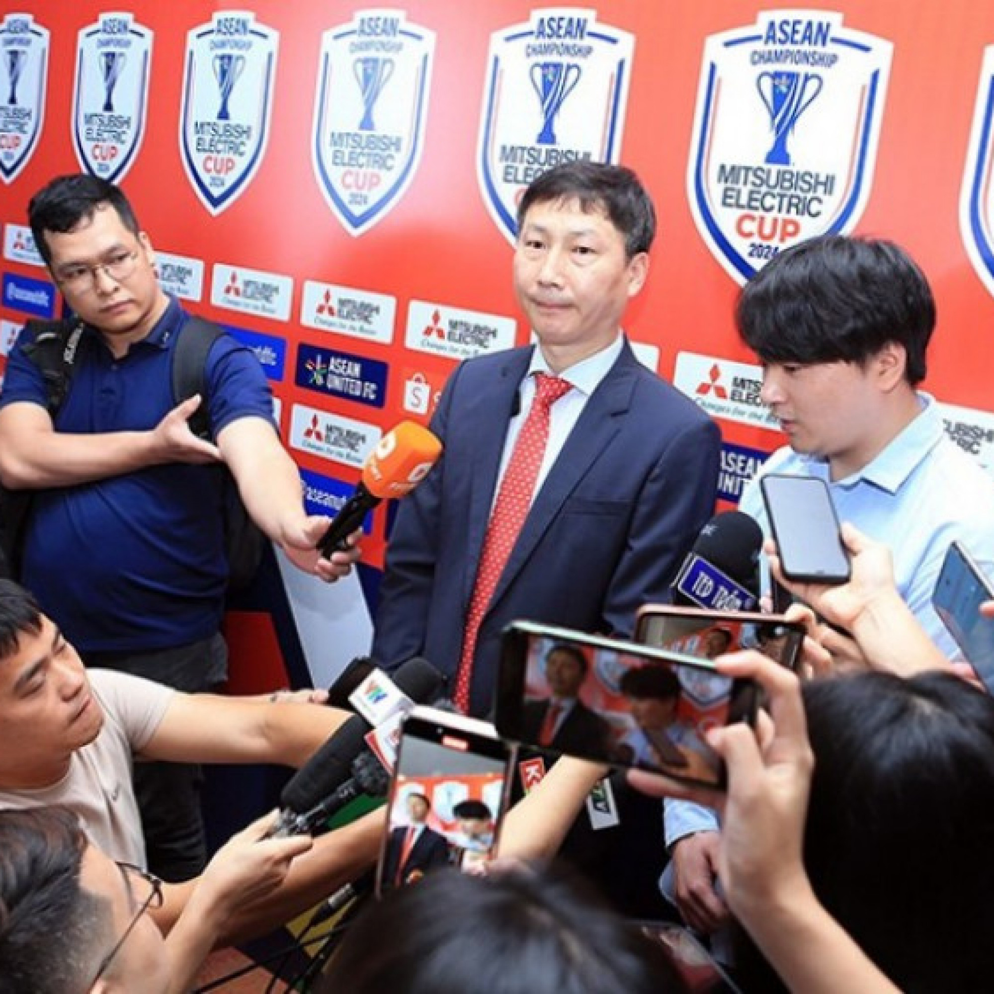  - HLV Kim Sang Sik: Nếu chuẩn bị tốt, ĐT Việt Nam sẽ vô địch AFF Cup