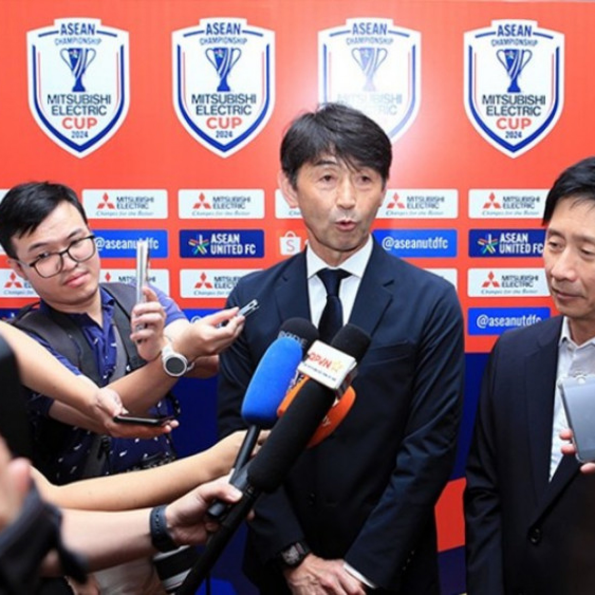  - Vì sao HLV trưởng ĐT Thái Lan xem ĐT Việt Nam là ẩn số ở AFF Cup?