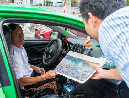 Chuyển động - Đà Nẵng: 3.000 bản tranh panorama “Chiến dịch Điện Biên Phủ” trao tặng người dân, du khách