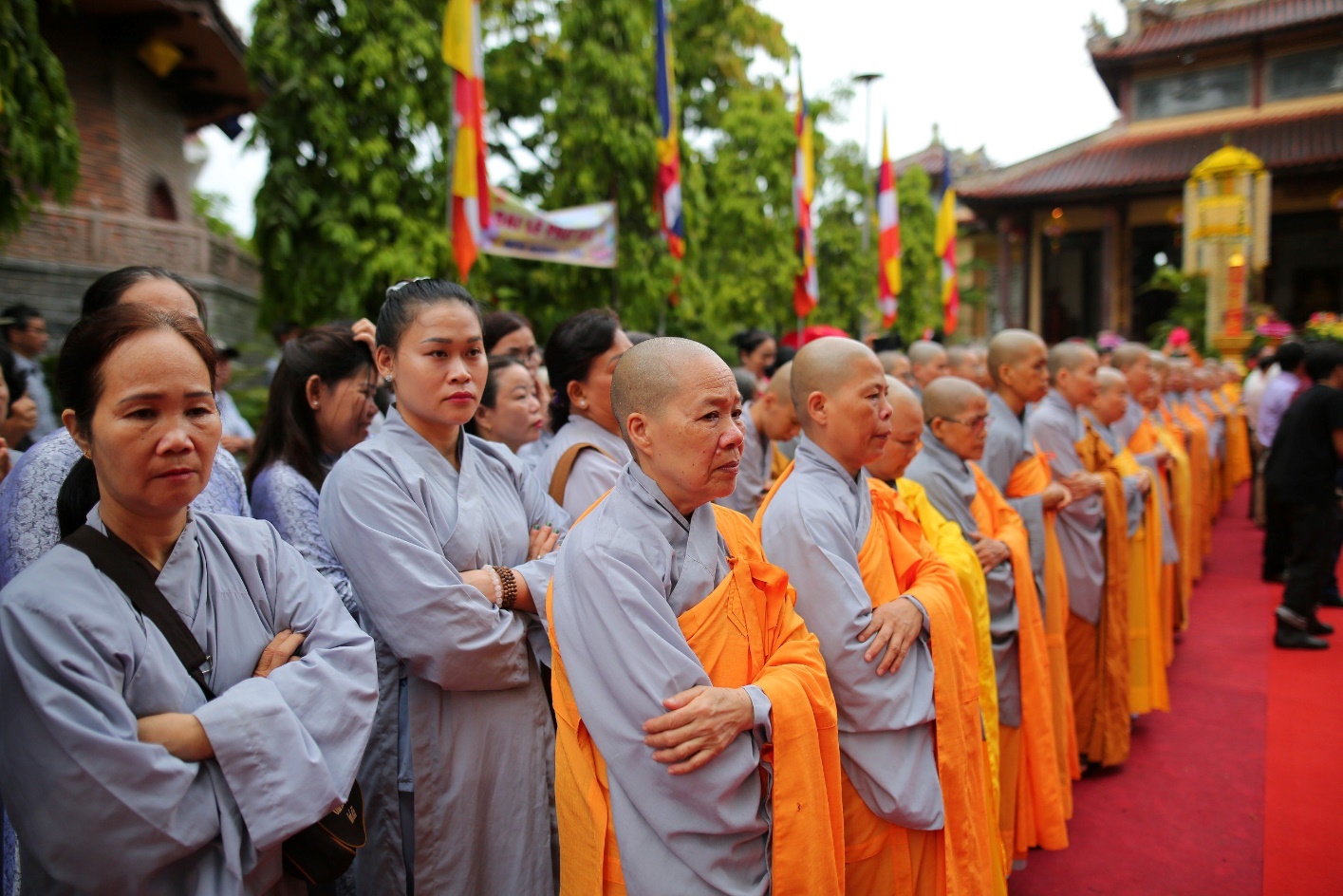 Trang nghiêm Đại lễ Phật đản ở Huế - 4
