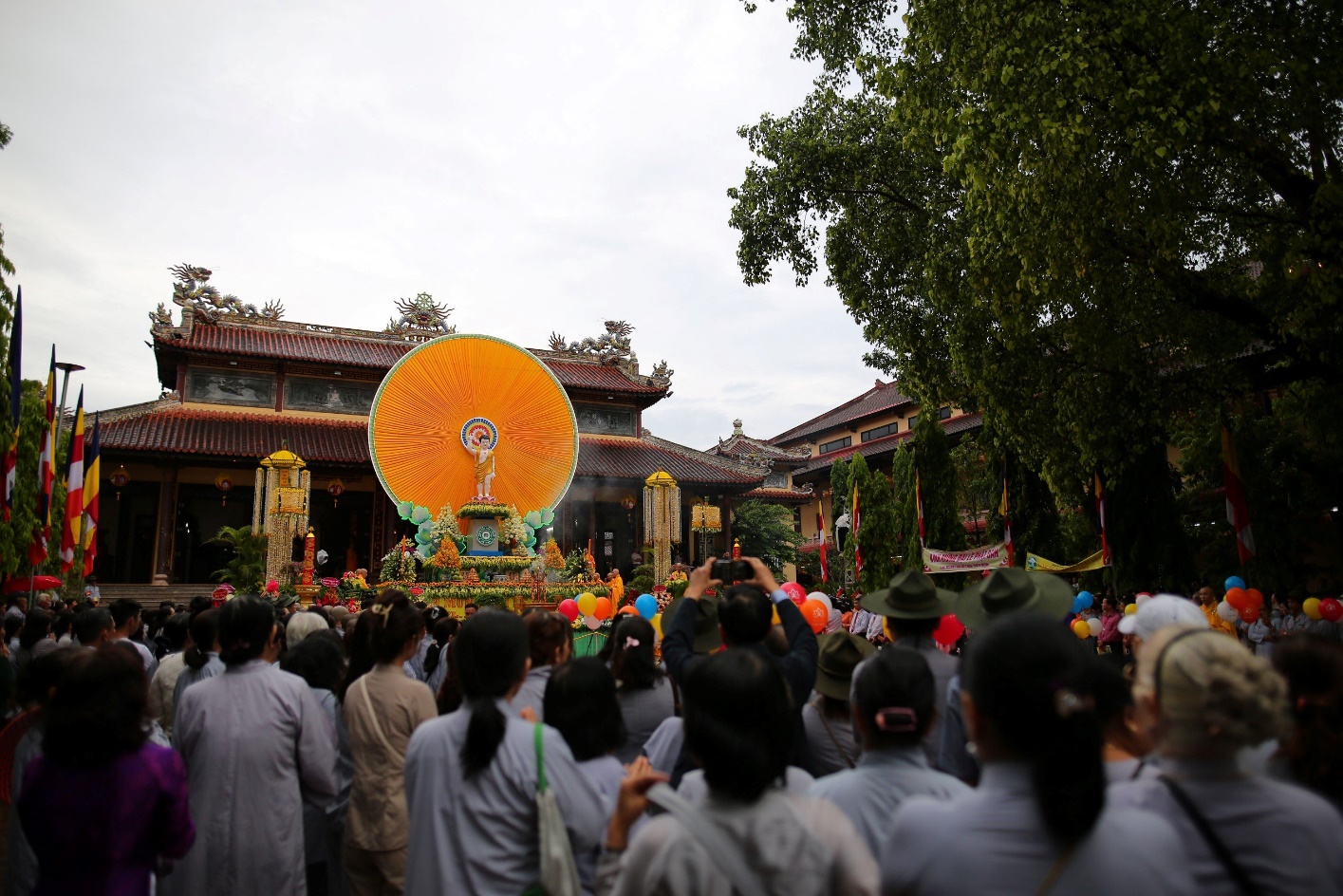 Trang nghiêm Đại lễ Phật đản ở Huế - 7