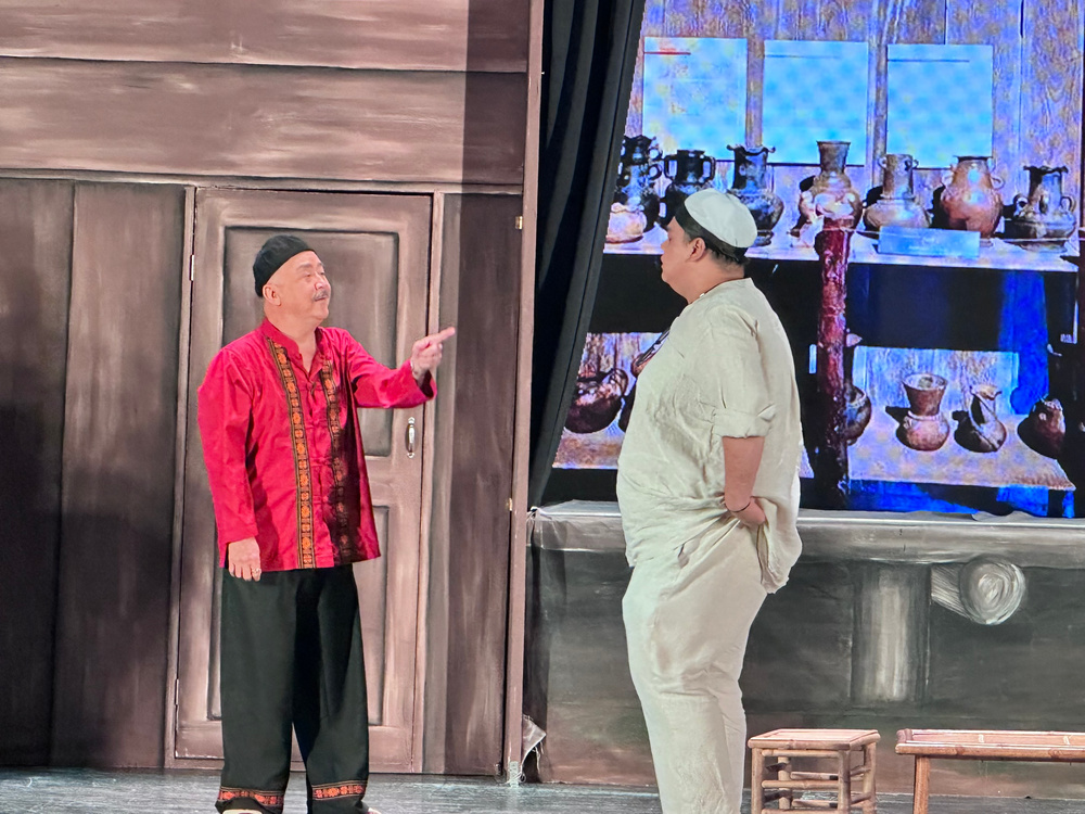 Hai cha con nghệ sĩ Hoàng Sơn đụng độ trên sân khấu kịch - 1