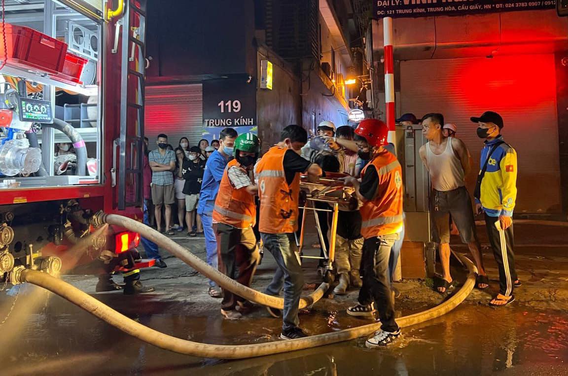 Cháy nhà ở Trung Kính Hà Nội: 14 người thiệt mạng, 3 người bị thương - 2