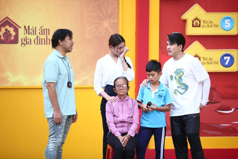 NSND Trọng Trinh, Hoa hậu H'Hen Niê, Đức Phúc... tham gia "Mái ấm gia đình Việt" tại Yên Bái - 1