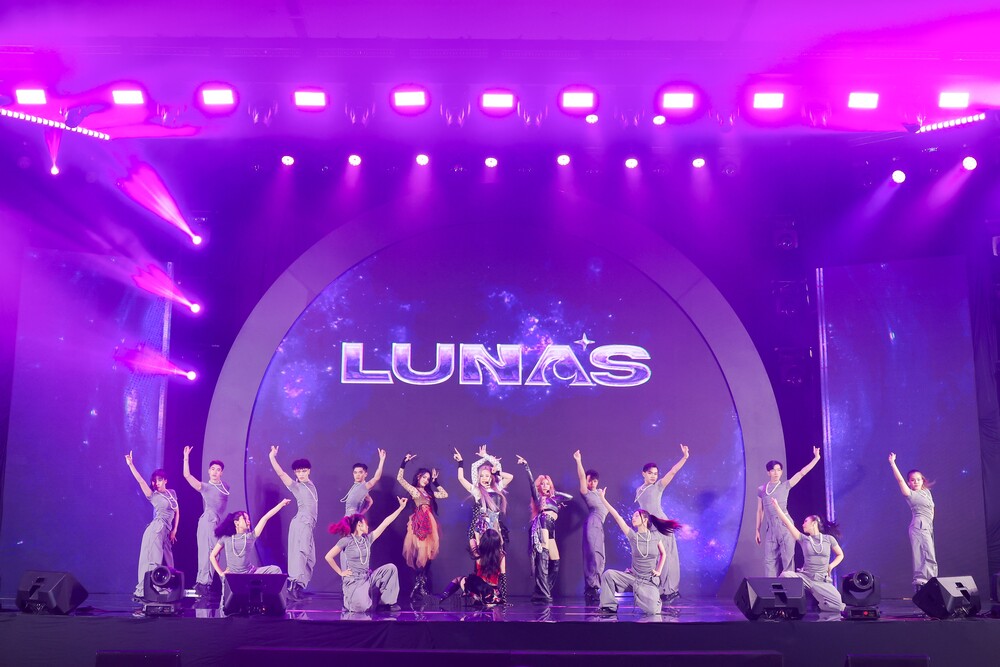 LUNAS lần đầu trình diễn live ca khúc "Moonlight", Ninh Dương Lan Ngọc thú nhận điều này - 2