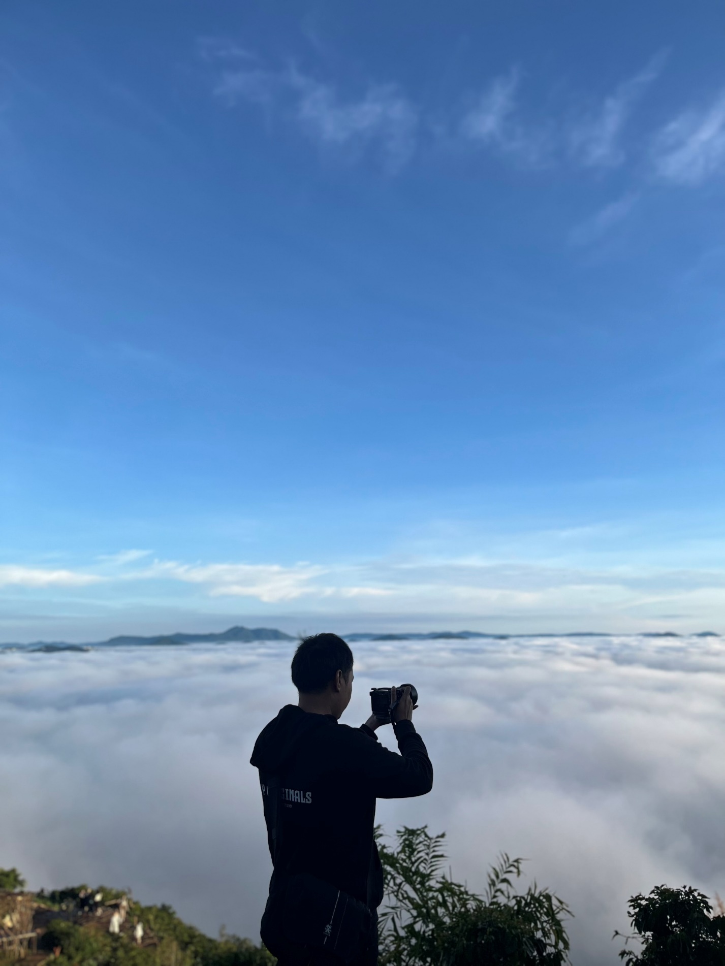 Đón bình minh bồng bềnh giữa 'biển' mây tại Đà Lạt - 12