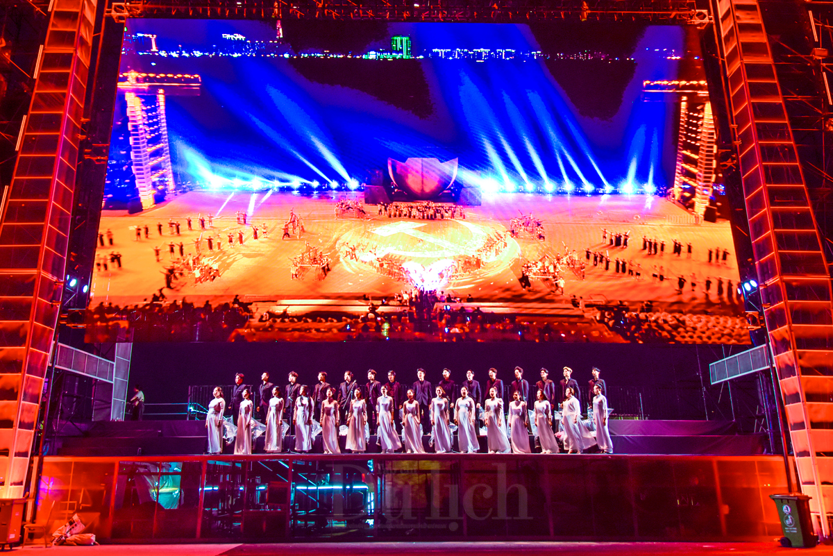 'Chuyến tàu huyền thoại’ mở màn Lễ hội sông nước TP.HCM II-2024 - 7