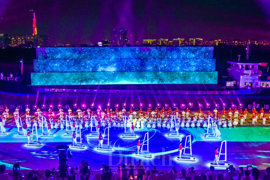 'Chuyến tàu huyền thoại’ mở màn Lễ hội sông nước TP.HCM II-2024 - 5