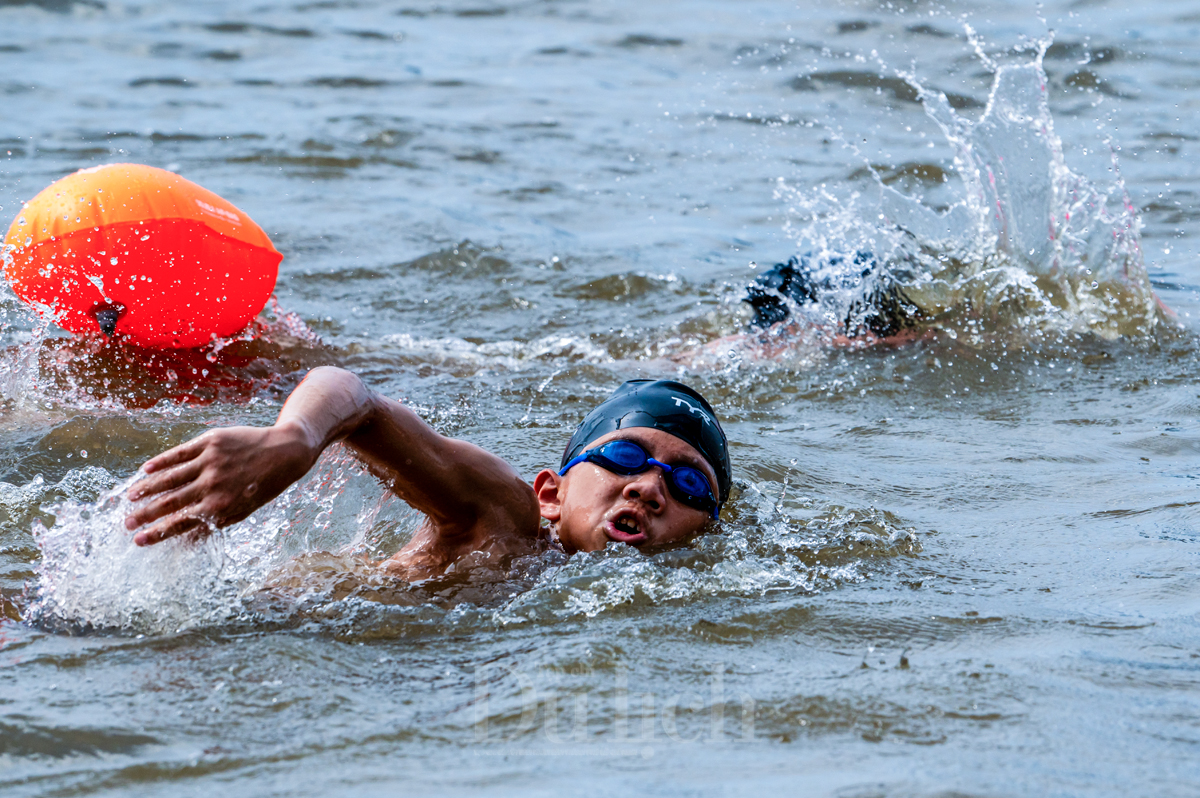 Gần 600 vận động viên hào hứng tham dự giải bơi và ván chèo vượt sông Sài Gòn - 9