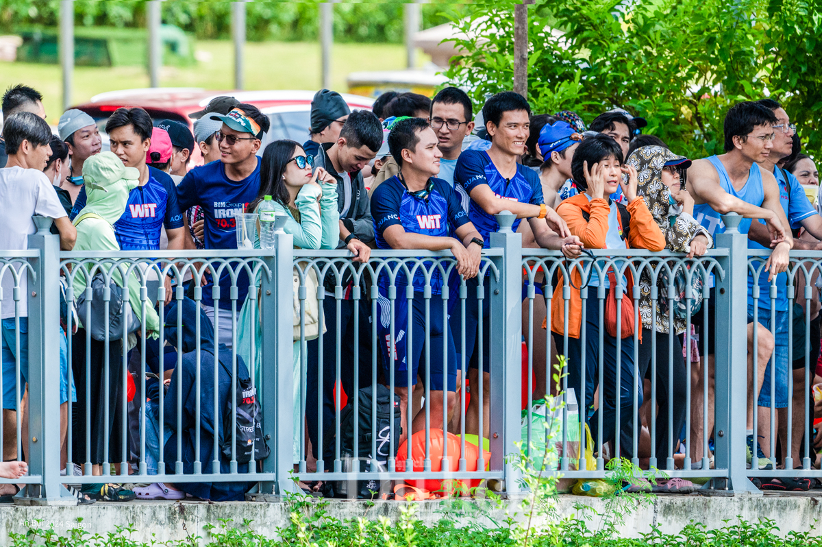 Gần 600 vận động viên hào hứng tham dự giải bơi và ván chèo vượt sông Sài Gòn - 13