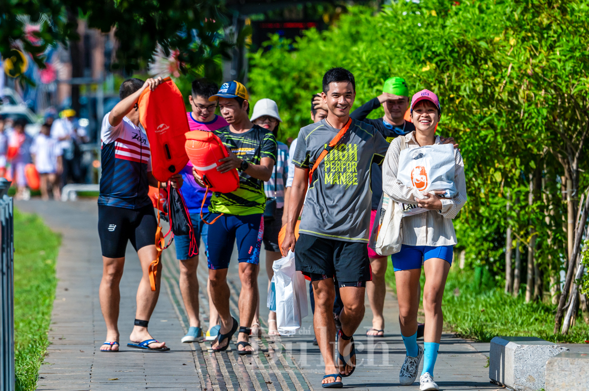Gần 600 vận động viên hào hứng tham dự giải bơi và ván chèo vượt sông Sài Gòn - 12