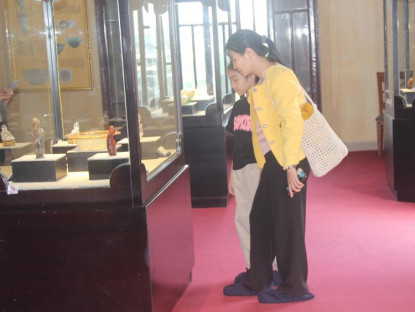 Giải trí - Du khách lần đầu tiên được chiêm ngắm hiện vật cung đình triều Nguyễn tại Đà Lạt