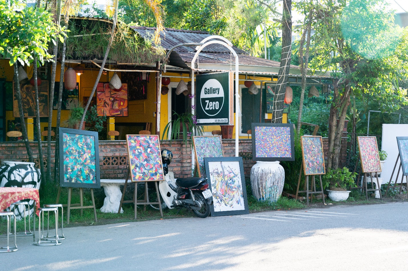 Đến Huế thưởng lãm ‘Phố tranh Festival 2024’ - 4