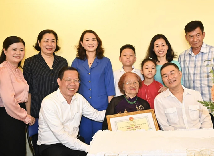 Chủ tịch UBND TPHCM Phan Văn Mãi mong người cao tuổi luôn là tấm gương cho thế hệ trẻ - 2