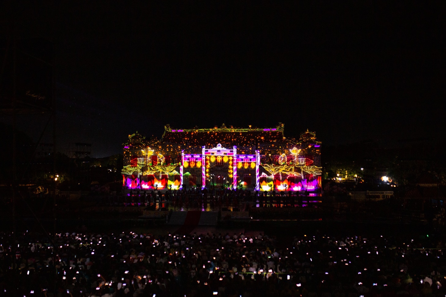 Chiêm ngưỡng cung điện triệu đô lộng lẫy trong đêm khai mạc Tuần lễ Festival Huế - 11