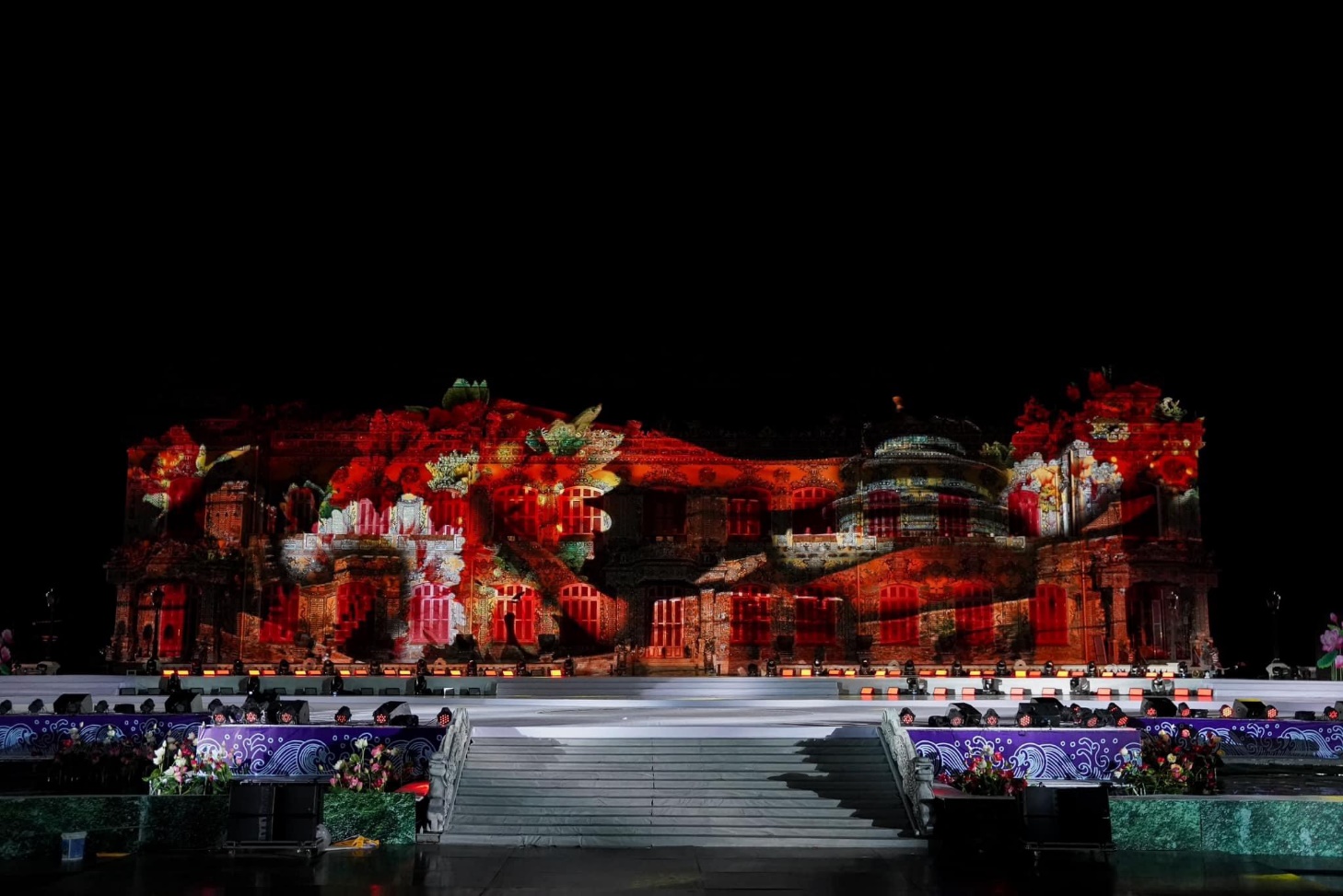 Chiêm ngưỡng cung điện triệu đô lộng lẫy trong đêm khai mạc Tuần lễ Festival Huế - 1