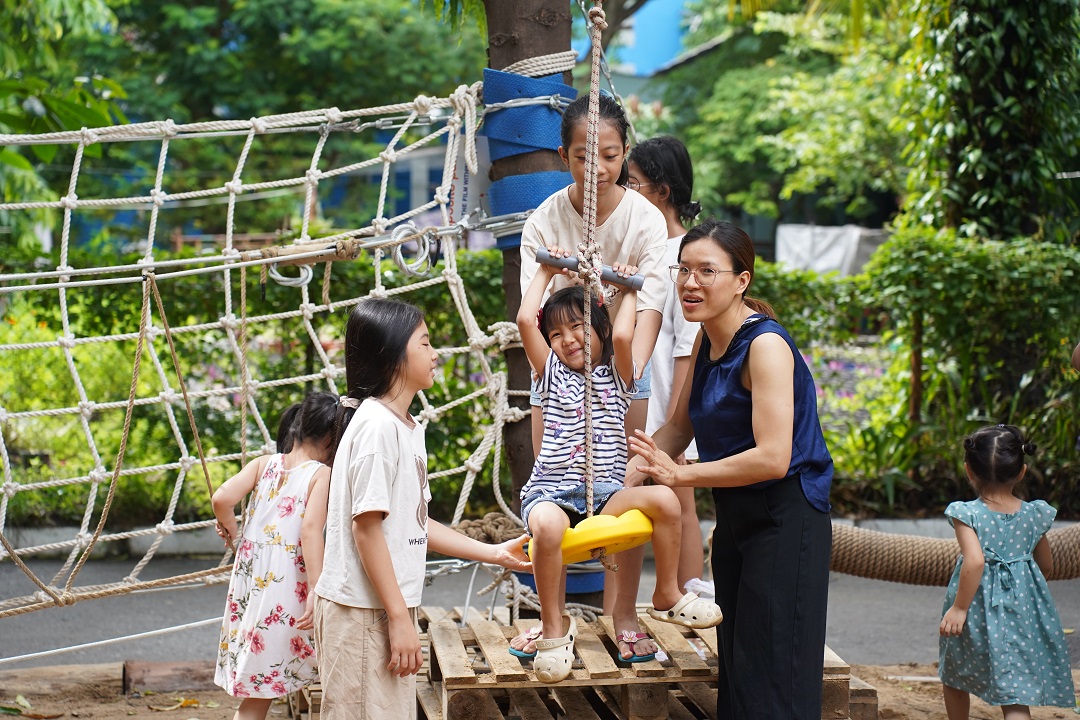 vao he, cong vien tai tp.hcm mo khu tro choi van dong mien phi cho tre em - 8