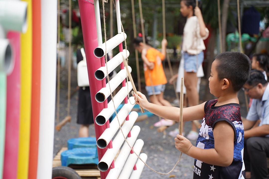 vao he, cong vien tai tp.hcm mo khu tro choi van dong mien phi cho tre em - 12