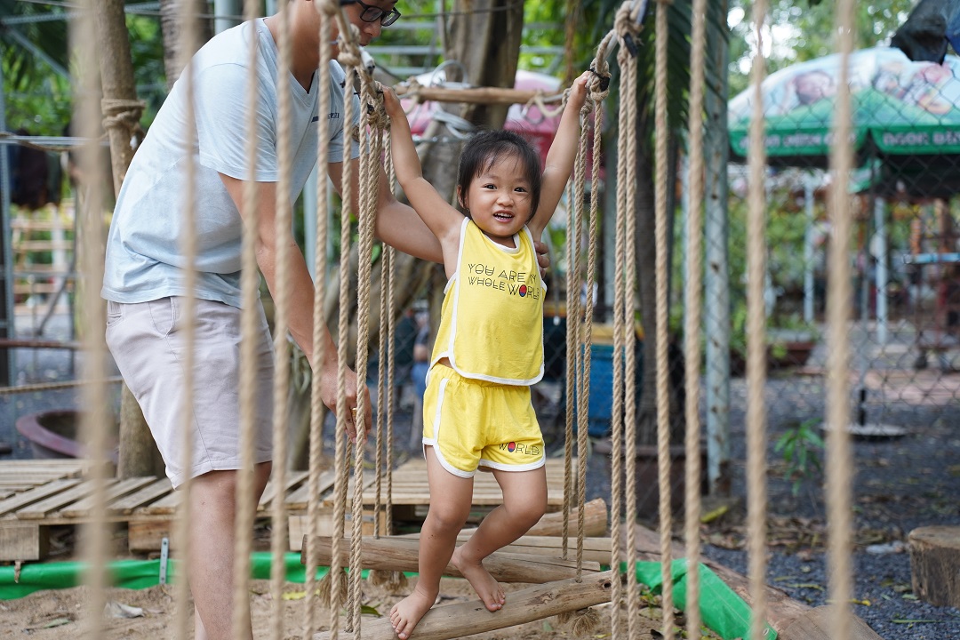 vao he, cong vien tai tp.hcm mo khu tro choi van dong mien phi cho tre em - 7