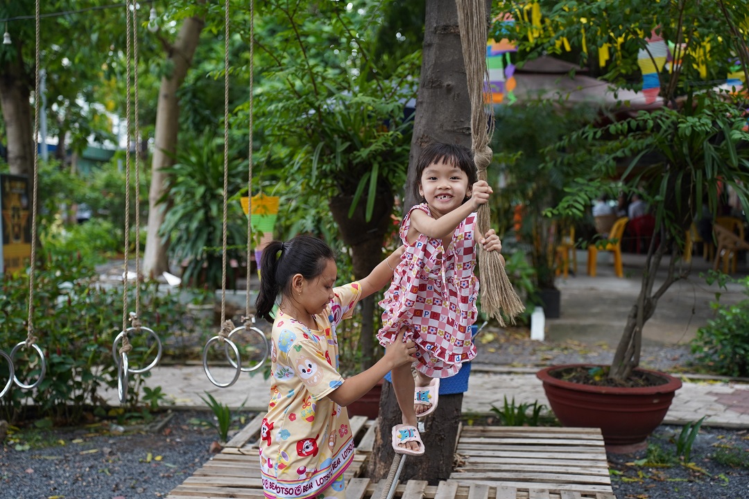 vao he, cong vien tai tp.hcm mo khu tro choi van dong mien phi cho tre em - 15