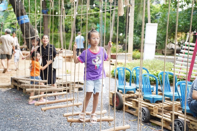 vao he, cong vien tai tp.hcm mo khu tro choi van dong mien phi cho tre em - 4