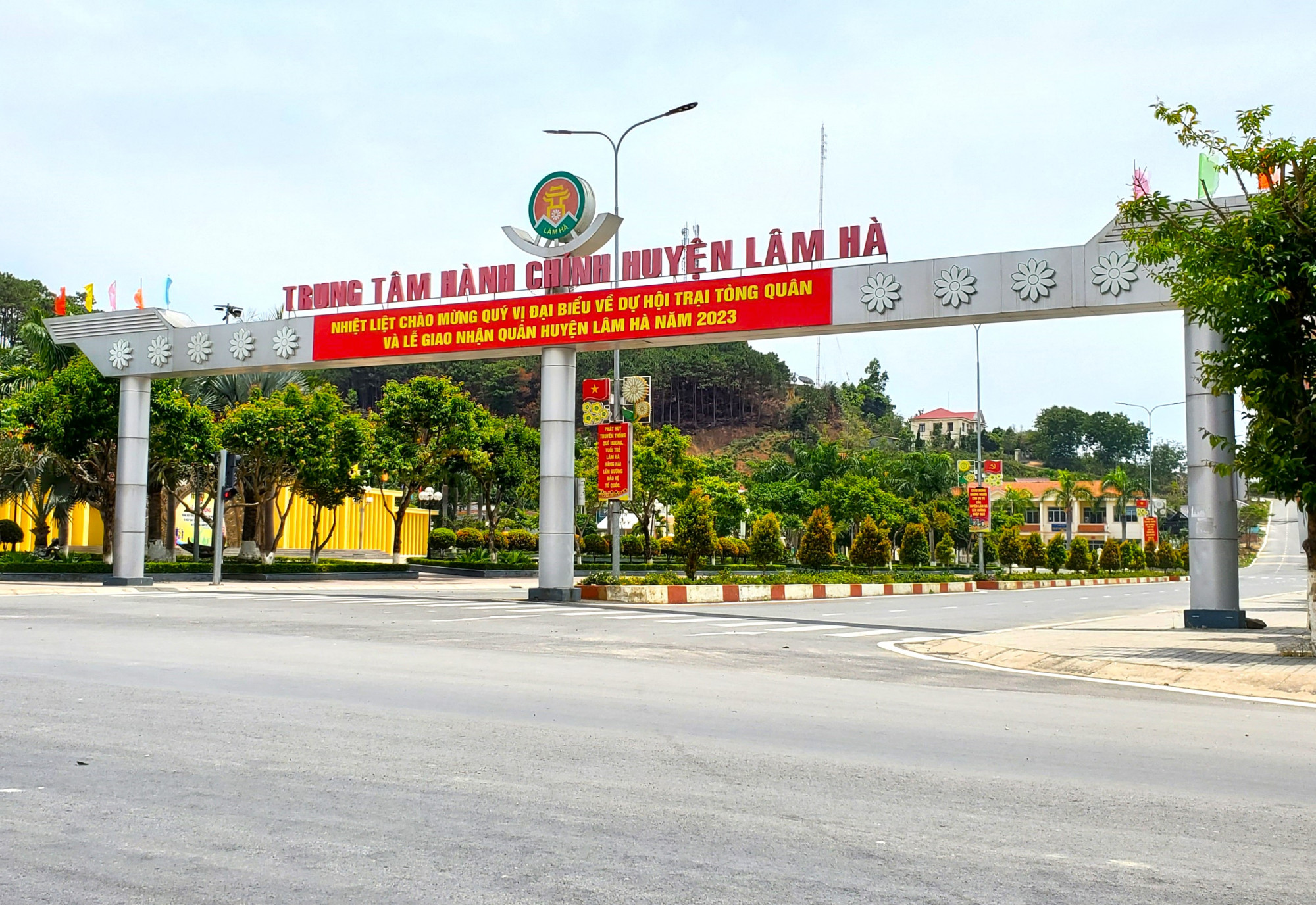 Lâm Đồng: Đề xuất làm cổng chào huyện Lâm Hà để quảng bá hình ảnh địa phương - 1