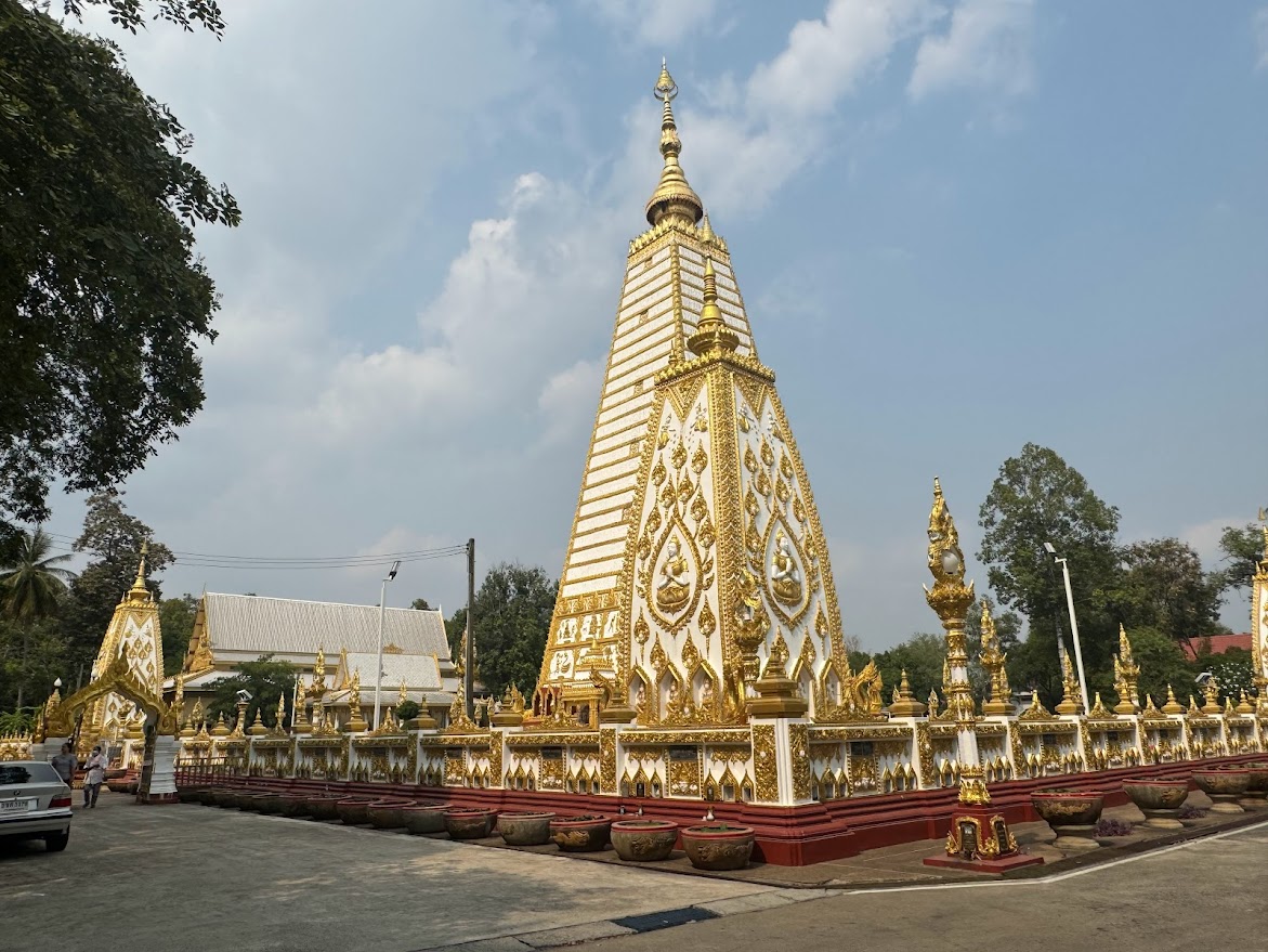 3 ngôi chùa nên ghé thăm khi đến Ubon Ratchathani, Thái Lan - 2