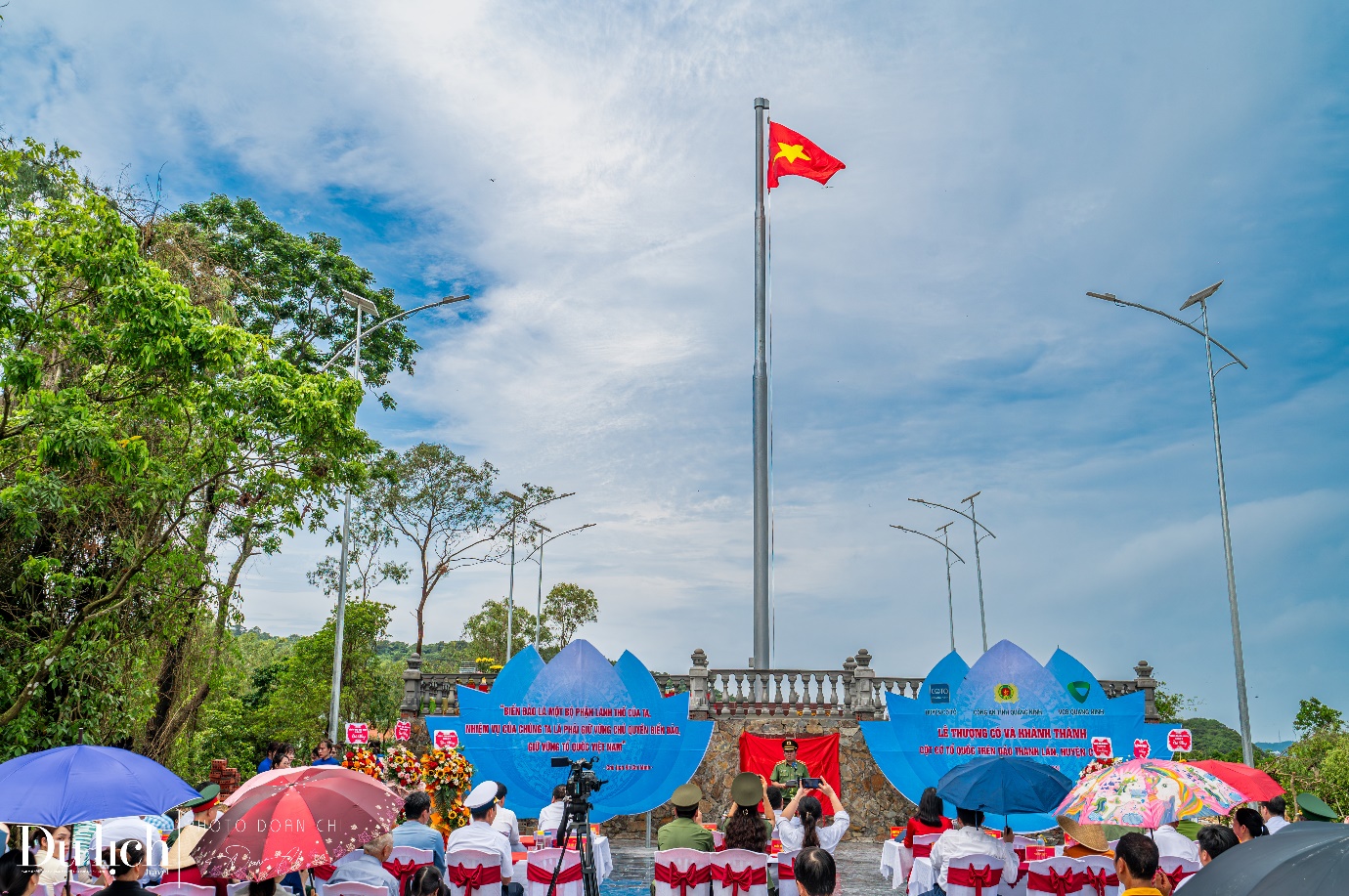 Khánh thành cột cờ Tổ quốc trên đảo Thanh Lân - 1