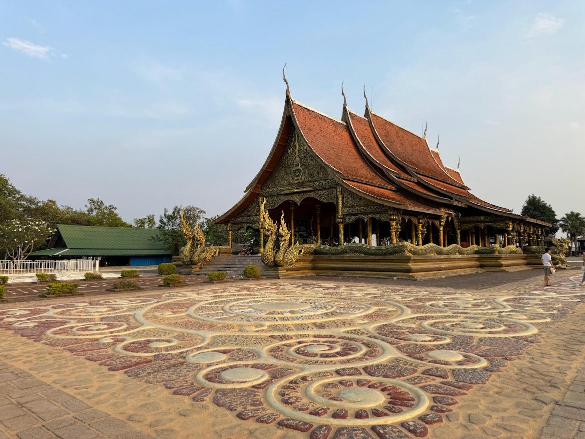 3 ngôi chùa nên ghé thăm khi đến Ubon Ratchathani, Thái Lan - 7