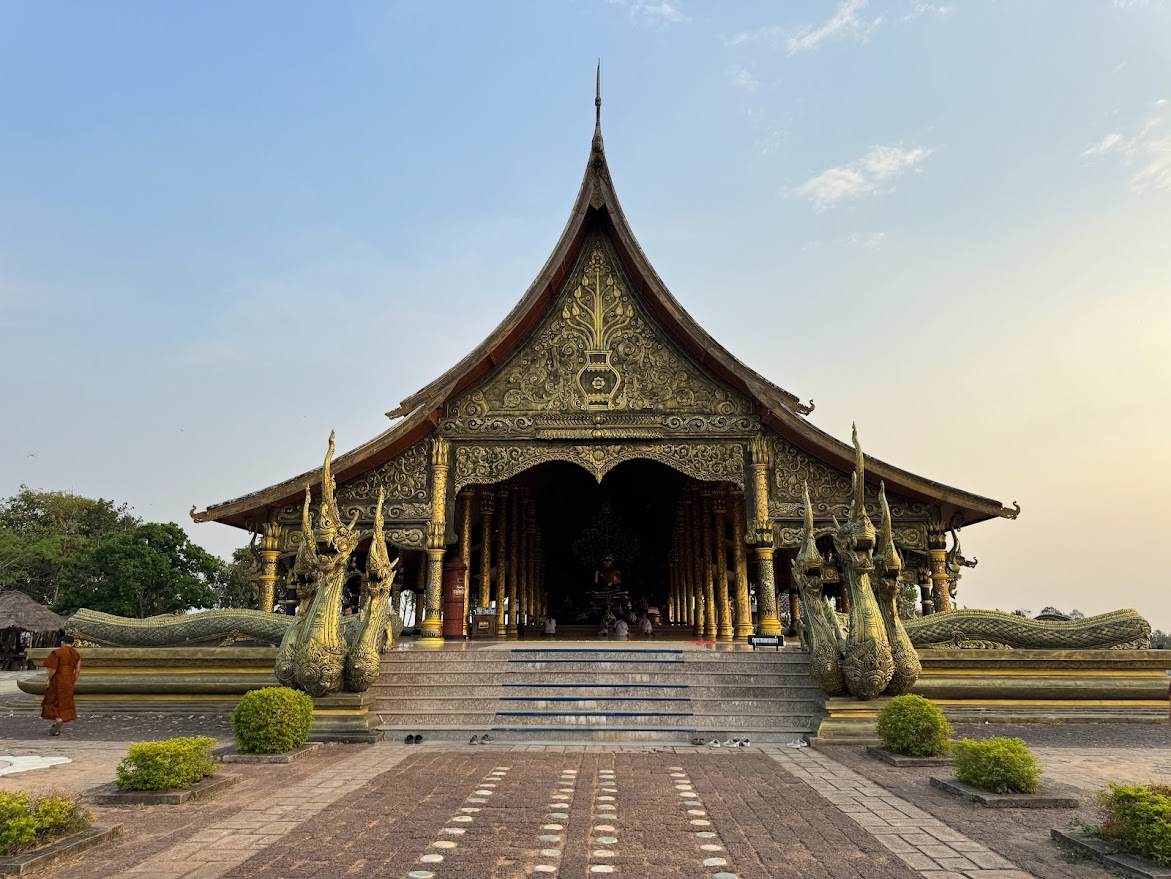 3 ngôi chùa nên ghé thăm khi đến Ubon Ratchathani, Thái Lan - 8