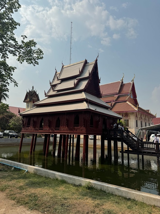 3 ngôi chùa nên ghé thăm khi đến Ubon Ratchathani, Thái Lan - 4