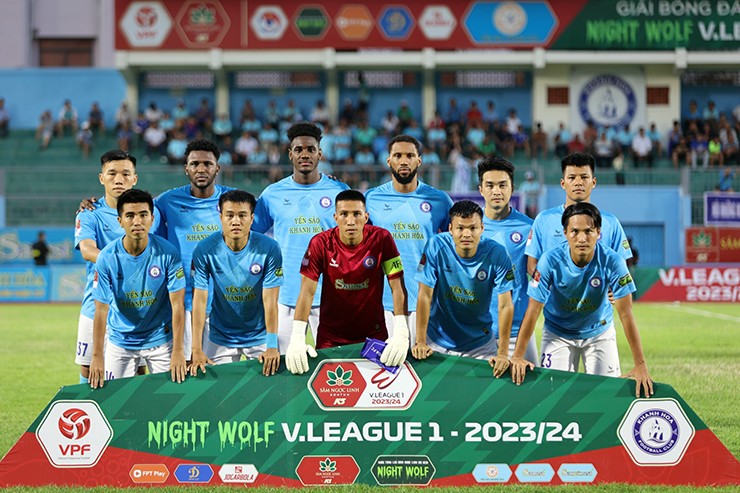 Cả làng bóng đá Việt Nam “nín thở” khi CLB Khánh Hoà nguy cơ bỏ giải - 1