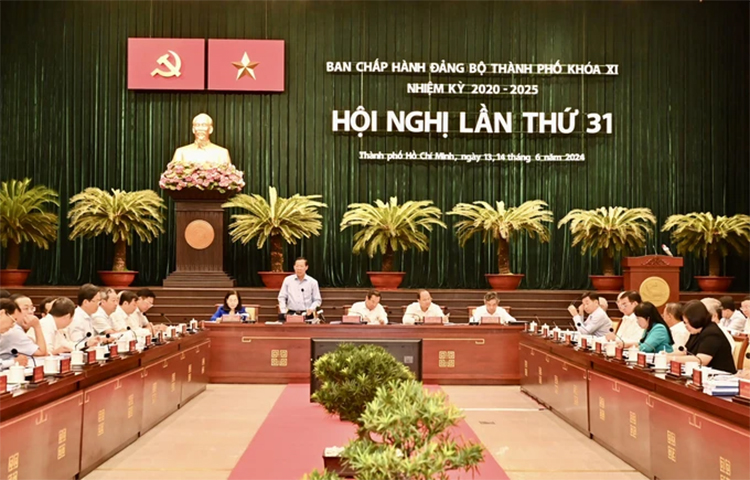 Bí thư Thành ủy TPHCM: Tăng tốc trong thời gian còn lại để thực hiện mục tiêu - 2