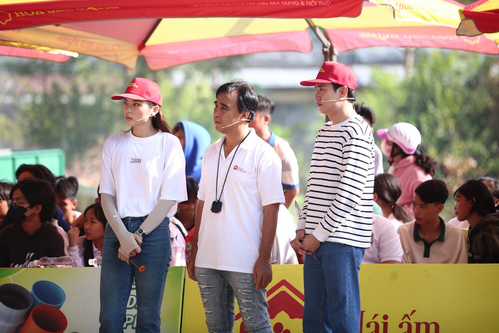 Diễn viên Quốc Trường xúc động kể tuổi thơ bán vé số, làm phụ hồ kiếm tiền phụ giúp gia đình - 1