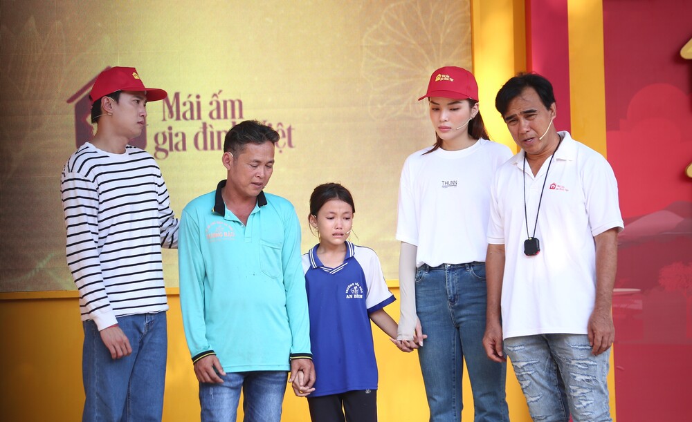 Diễn viên Quốc Trường xúc động kể tuổi thơ bán vé số, làm phụ hồ kiếm tiền phụ giúp gia đình - 4