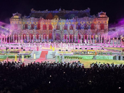 Lễ hội - Huế đón hơn 100.000 lượt khách trong Tuần lễ Festival