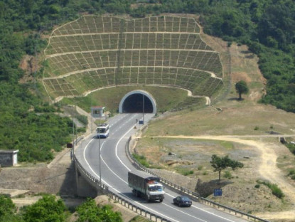 Chuyển động - Mở rộng cầu và hầm Đèo Ngang trên quốc lộ 1