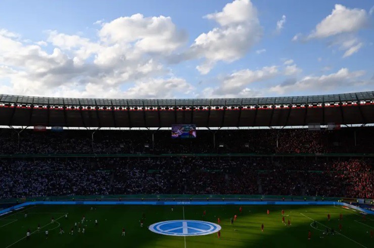 Độc lạ EURO 2024: Nhà vệ sinh nam nữ đều chung & thịt nướng thuần chay - 3