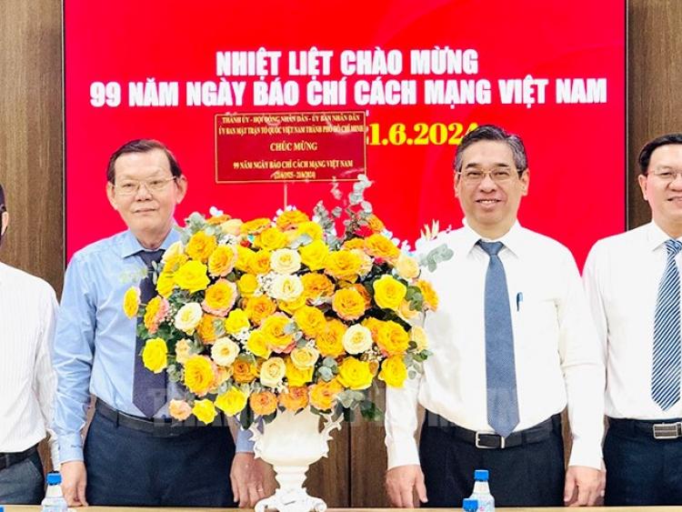 Phó Bí thư Thành ủy TPHCM đến thăm, chúc mừng Hội Nhà báo TPHCM