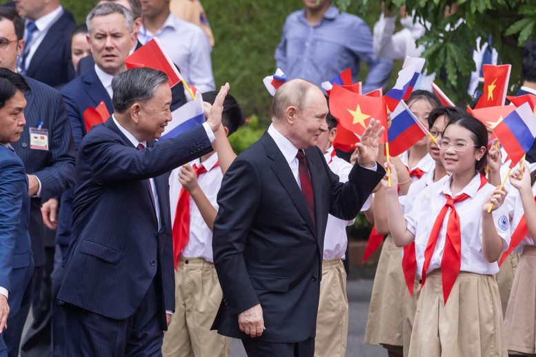 Chủ tịch nước Tô Lâm chủ trì lễ đón chính thức Tổng thống Liên bang Nga Vladimir Putin - 3
